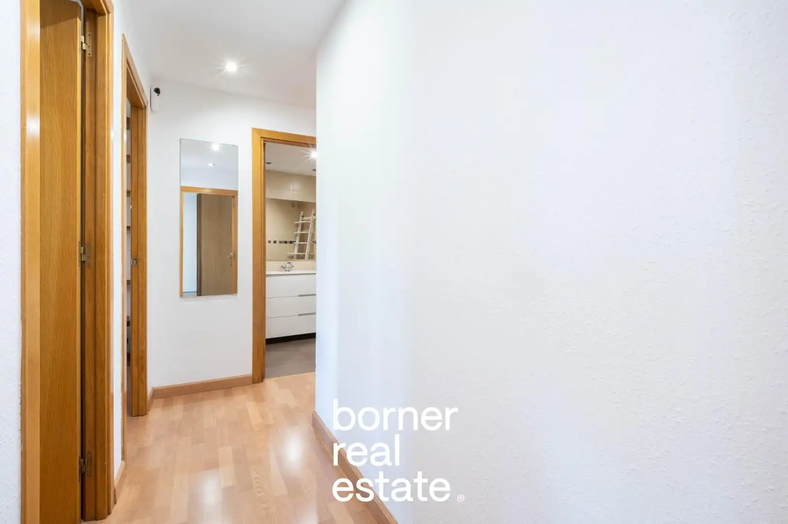 Vista exterior de Piso en venta en Rubí con Aire acondicionado, Calefacción y Parquet