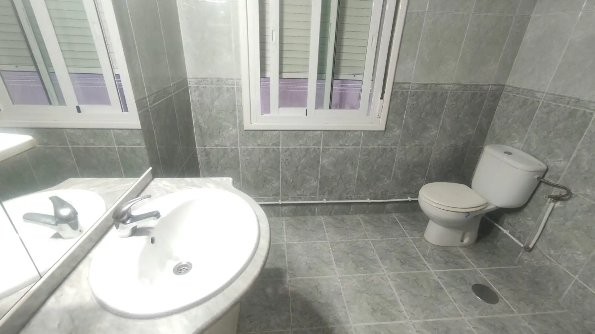 Badezimmer von Wohnung zur Miete in Ourense Capital  mit Heizung, Möbliert und Ofen