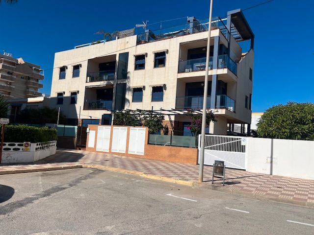 Vista exterior de Apartament de lloguer en Xeraco amb Aire condicionat, Calefacció i Terrassa