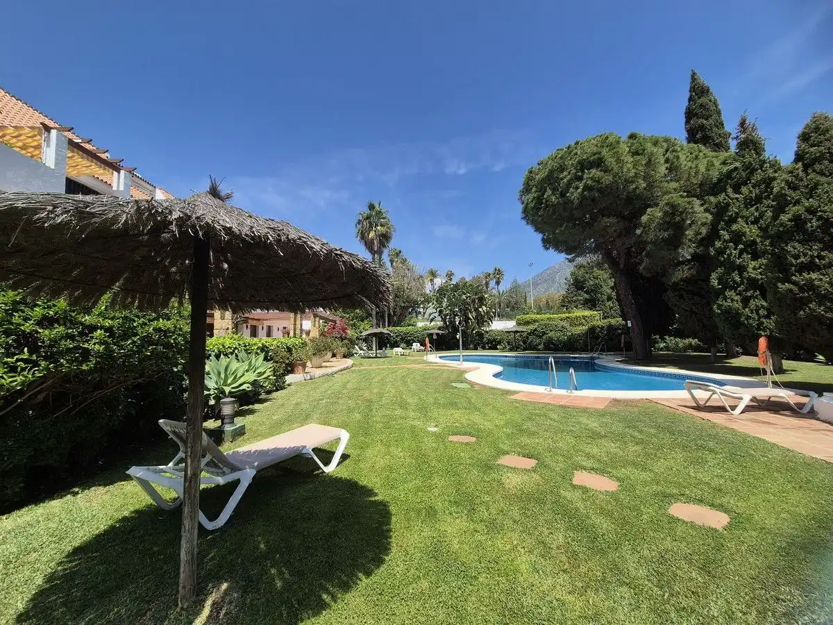 Jardí de Apartament de lloguer en Marbella amb Aire condicionat, Calefacció i Terrassa