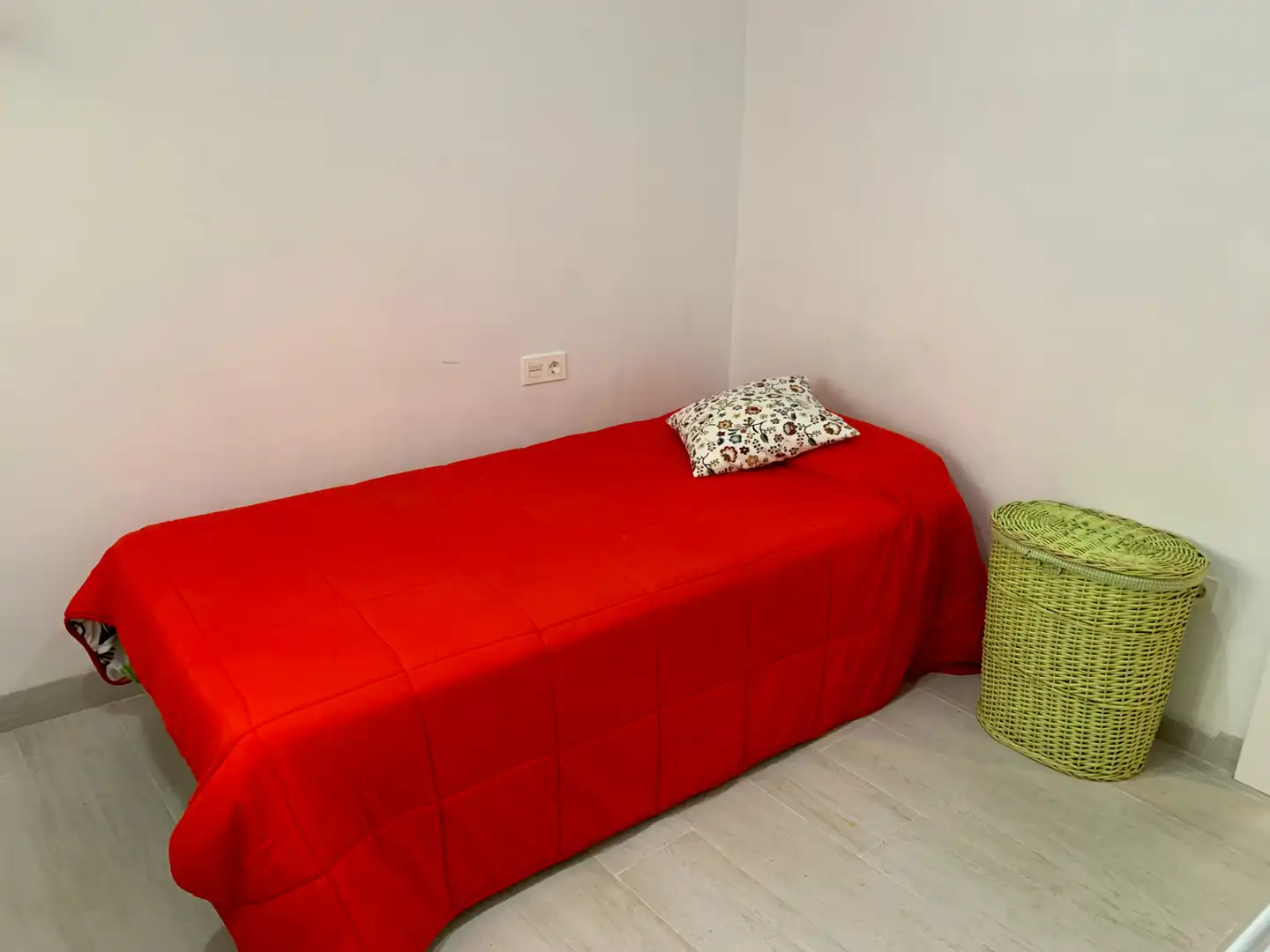 Bedroom of Flat for rent in Granada  with Air Conditioner, Heating and Parquet flooring