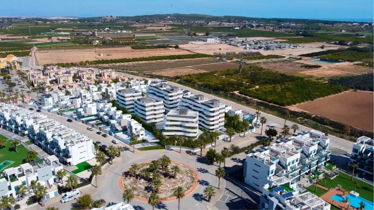 Vista exterior de Ático en venta en Guardamar del Segura con Piscina comunitaria