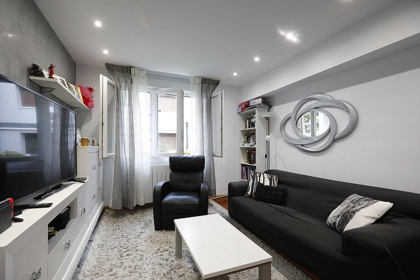 Planta baja en venta en Virgen Milagrosa Kalea, Centro - Mendibil - Santiago