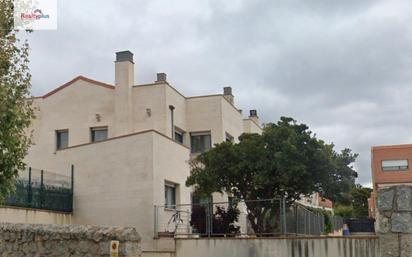 Exterior view of Single-family semi-detached for sale in Ávila Capital