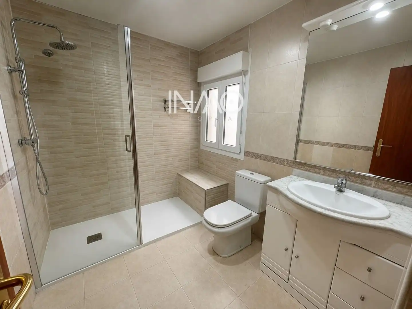 Badezimmer von Maisonette zum Verkauf in Rubí mit Klimaanlage, Heizung und Terrasse