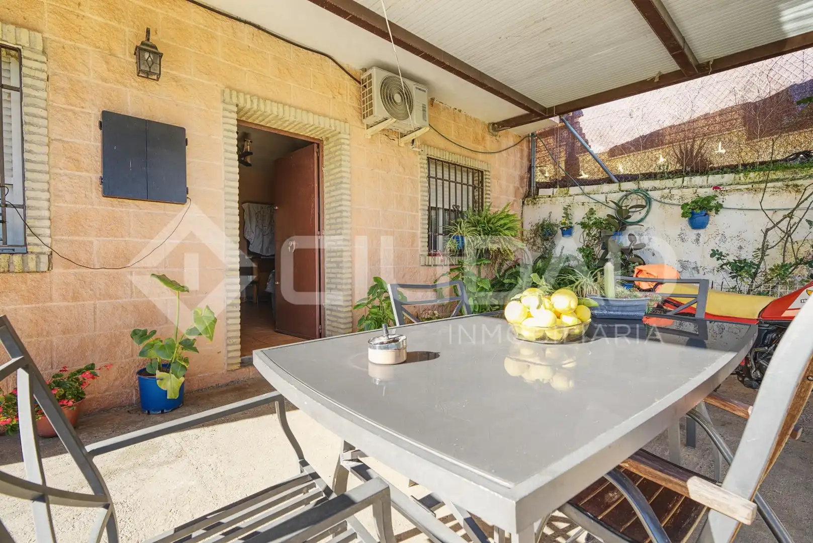 Terrasse von Haus oder Chalet zum Verkauf in La Puebla del Río mit Klimaanlage, Privatgarten und Terrasse