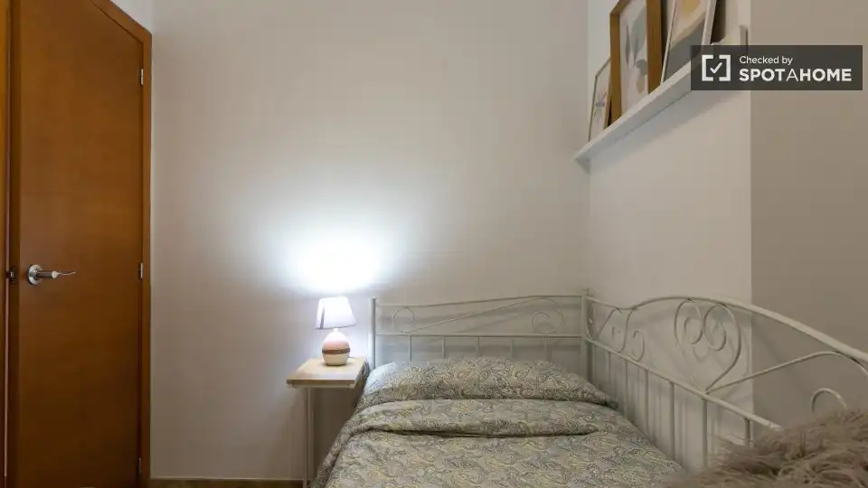 Appartamento con terrazza in affitto a Quatre Carreres, imagen 19