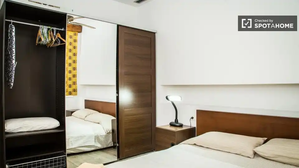 Flat with terrace to rent in Ciutat Vella, imagen 12