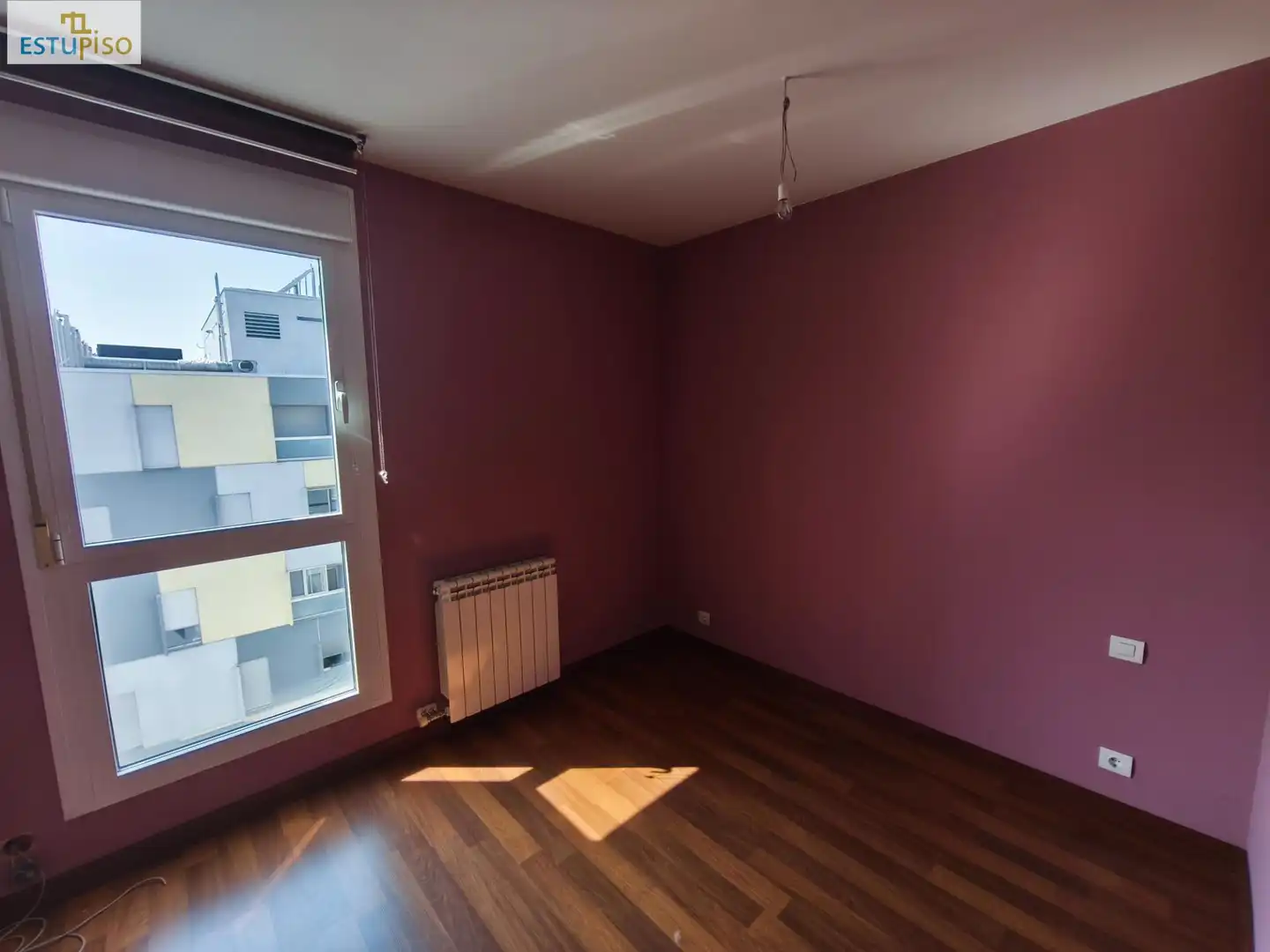 Dormitori de Pis en venda en Vitoria - Gasteiz amb Calefacció, Parquet i Terrassa