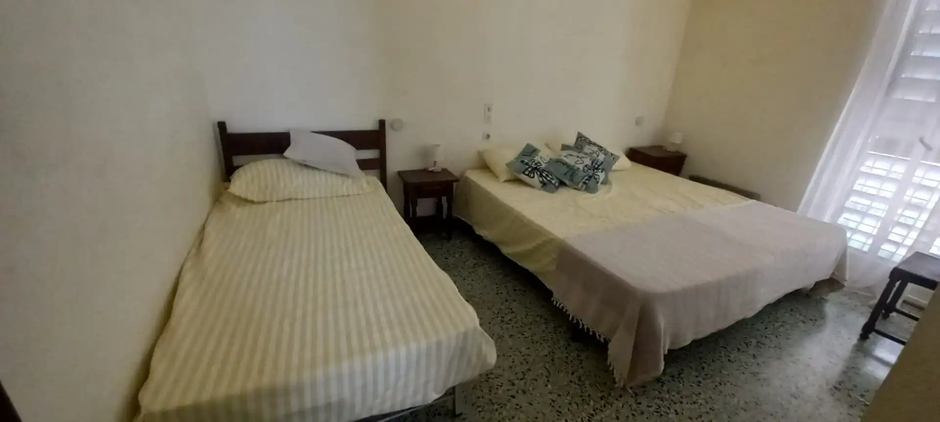 Dormitori de Apartament en venda en Roses amb Jardí privat