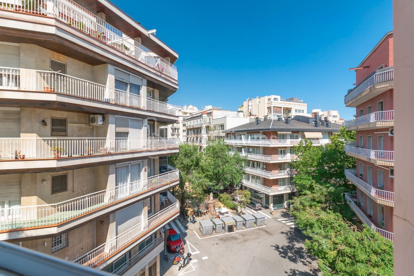 Exterior view of Flat to rent in  Barcelona Capital  with Air Conditioner, Heating and Parquet flooring
