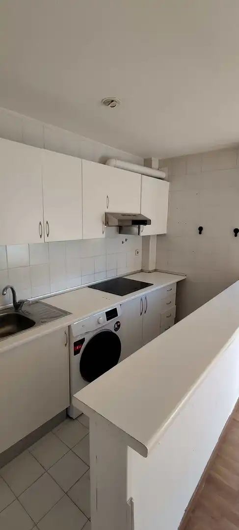Cuina de Apartament en venda en Las Rozas de Madrid amb Calefacció i Piscina comunitària