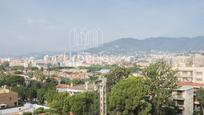 Vista exterior de Àtic en venda en Premià de Mar amb Calefacció, Terrassa i Traster