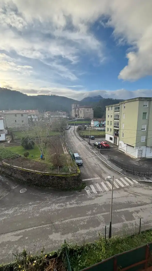 Außenansicht von Wohnung zum Verkauf in Ramales de la Victoria mit Heizung, Terrasse und Möbliert