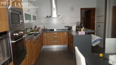 SE VENDE CASA CON GARAJE Y PISCINA POR CALLE ORIENTE PARA ENTRAR A VIVIR, imatge 2