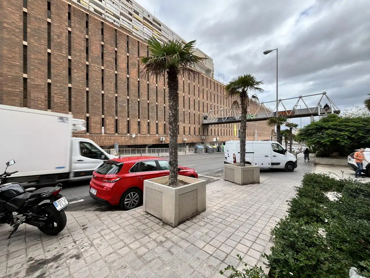 Parking de Apartamento en venta en Alicante / Alacant con Aire acondicionado, Terraza y Amueblado