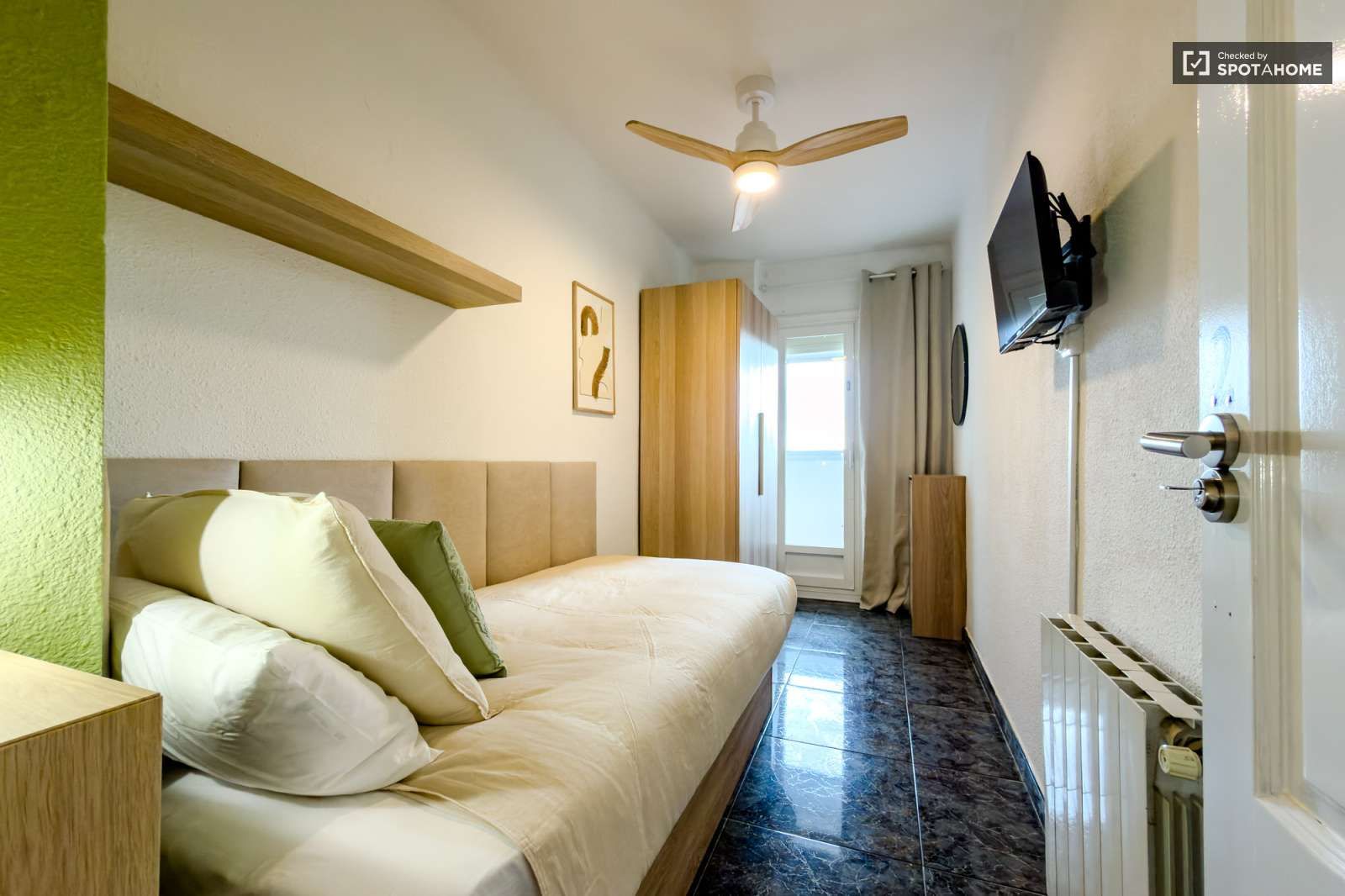 Bedroom of Flat for share in  Barcelona Capital  with Air Conditioner, Terrace and Furnished