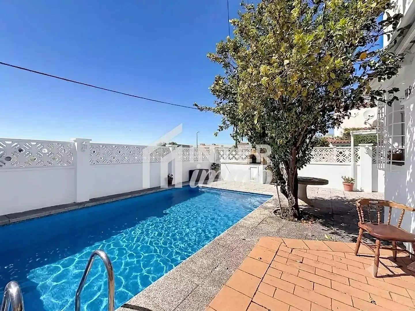 House with pool for sale in Carrer la Siesta 185B Puigmal C 17 17487 Empuriabrava, imagen 4