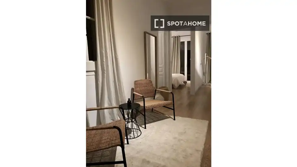 Bedroom of Flat for share in L'Hospitalet de Llobregat  with Air Conditioner, Heating and Terrace