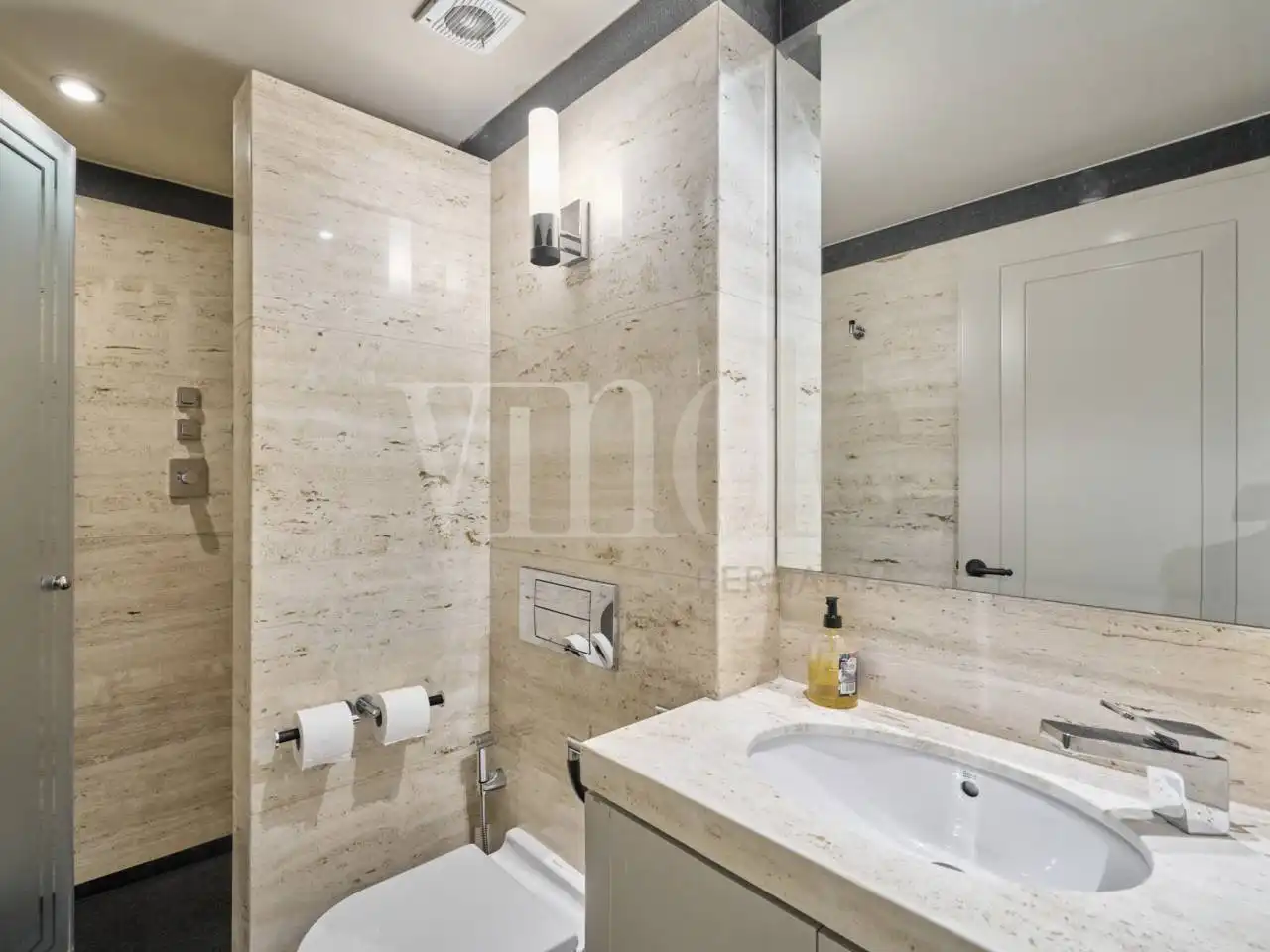 Bathroom of Houses for sale in Alp  with Heating and Parquet flooring