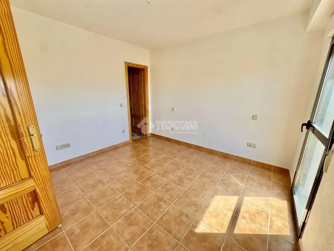 Schlafzimmer von Einfamilien-Reihenhaus zum Verkauf in Hita