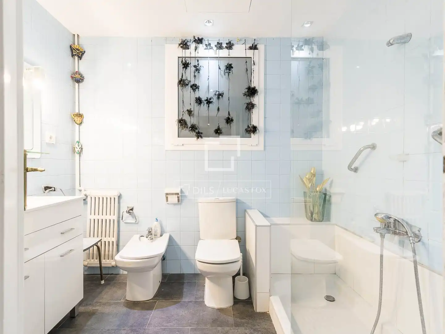 Bathroom of Flat for sale in Barcelona  with Air Conditioner, Heating and Terrace