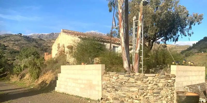 Außenansicht von Country house zum Verkauf in Sedella mit Privatgarten, Terrasse und Abstellraum