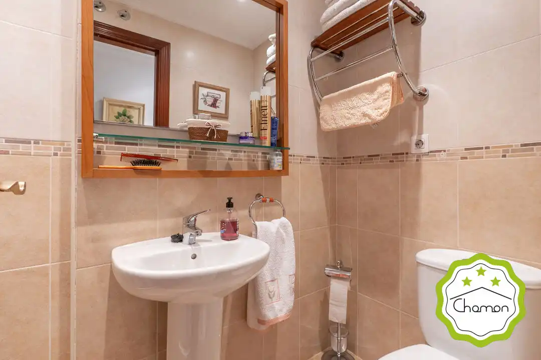 Bathroom of Houses for sale in Castro-Urdiales  with Heating and Furnished