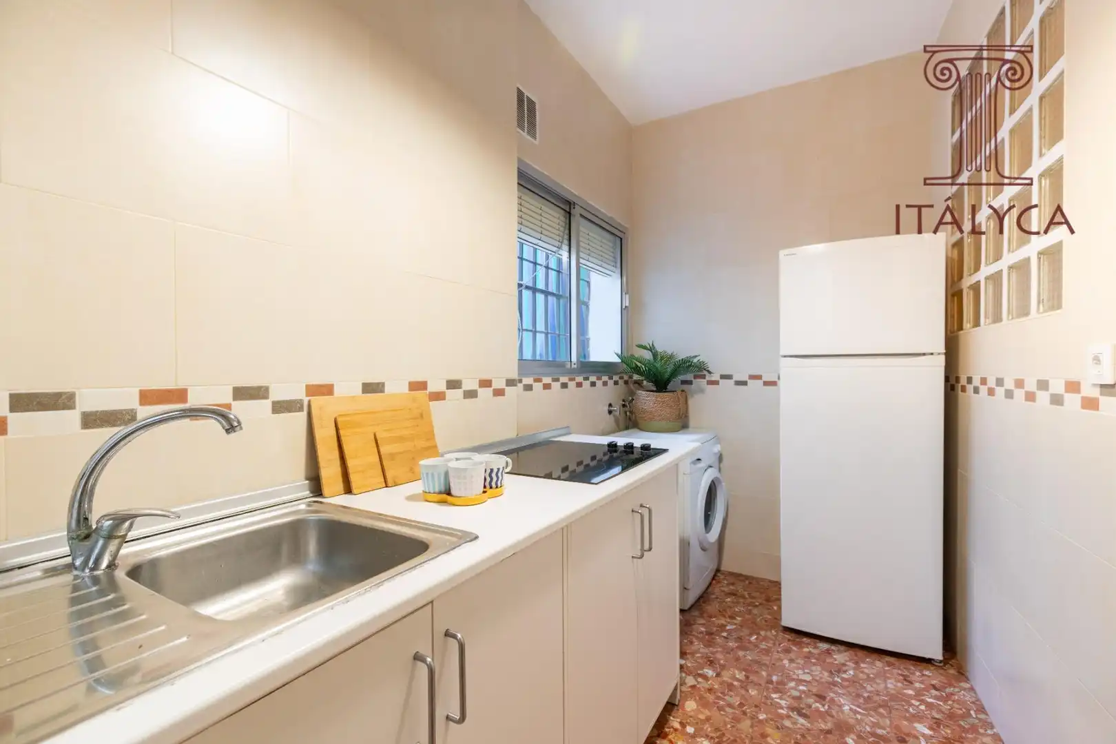 Kitchen of Flat for sale in Sevilla  with Air Conditioner and Terrace