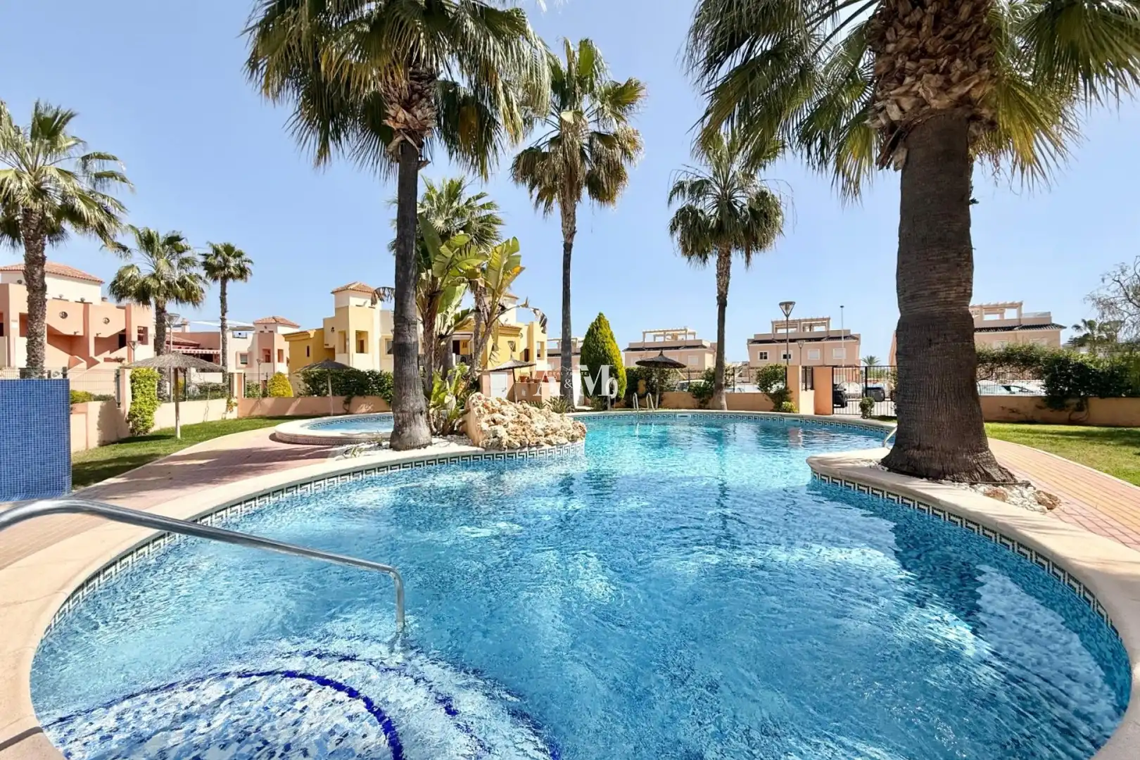 Piscina de Casa o xalet de lloguer en Torrevieja amb Aire condicionat, Calefacció i Moblat