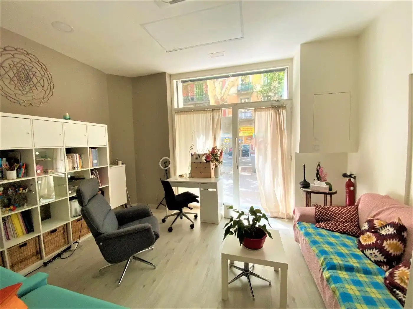 Business premises for transfer in Eixample, imagen 2