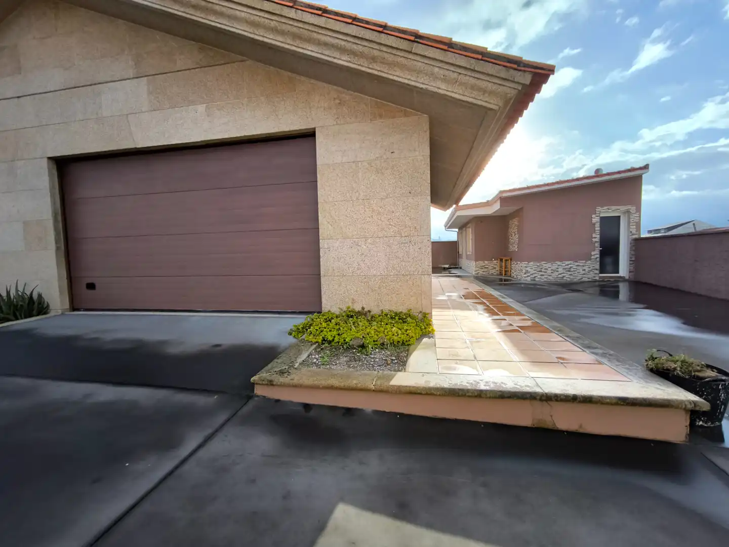 Vista exterior de Casa o xalet en venda en Cambados amb Calefacció, Jardí privat i Parquet