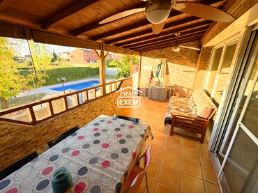 Adossat amb jardí en venda a Benavent de Segrià