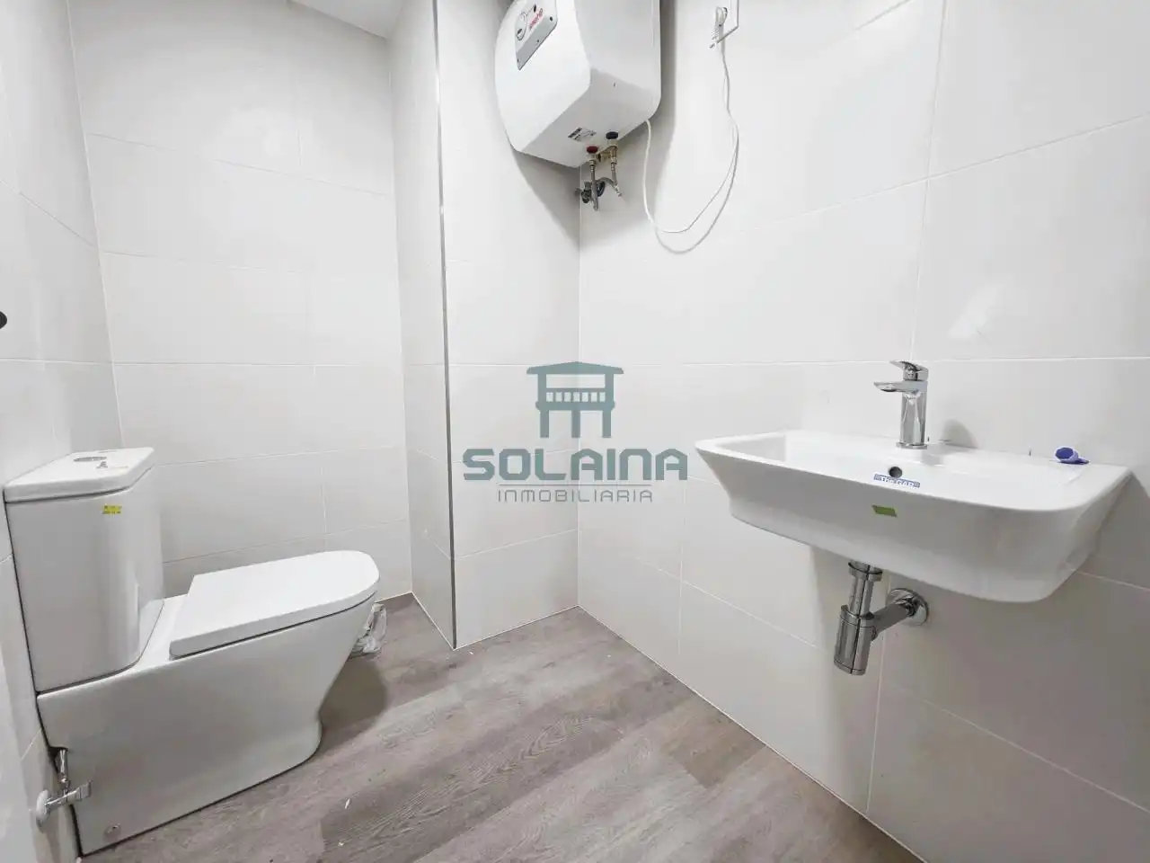 Local comercial de lloguer a Couto, imagen 13