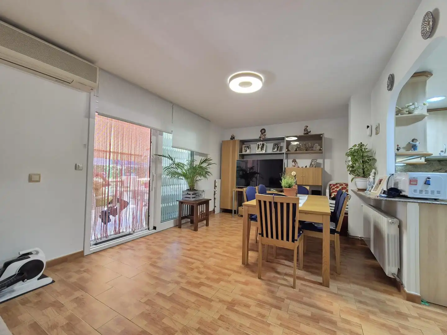 Wohnzimmer von Erdgeschoss zum Verkauf in El Vendrell mit Klimaanlage, Heizung und Terrasse