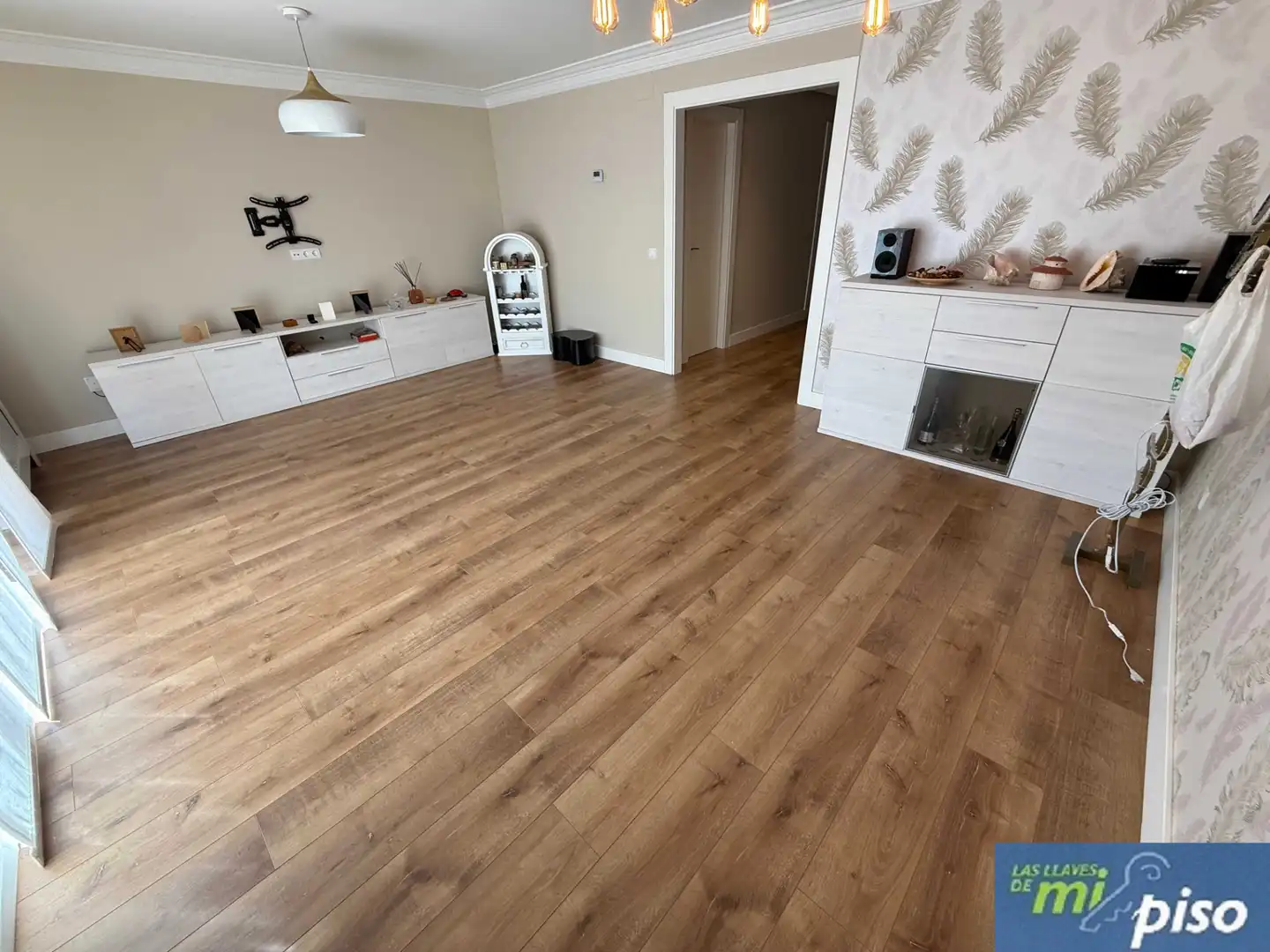 Sala d'estar de Casa adosada en venda en Cabezón de Pisuerga amb Calefacció, Jardí privat i Parquet
