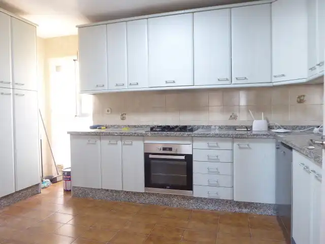 Cocina de Piso de alquiler en Málaga con Aire acondicionado, Terraza y Horno