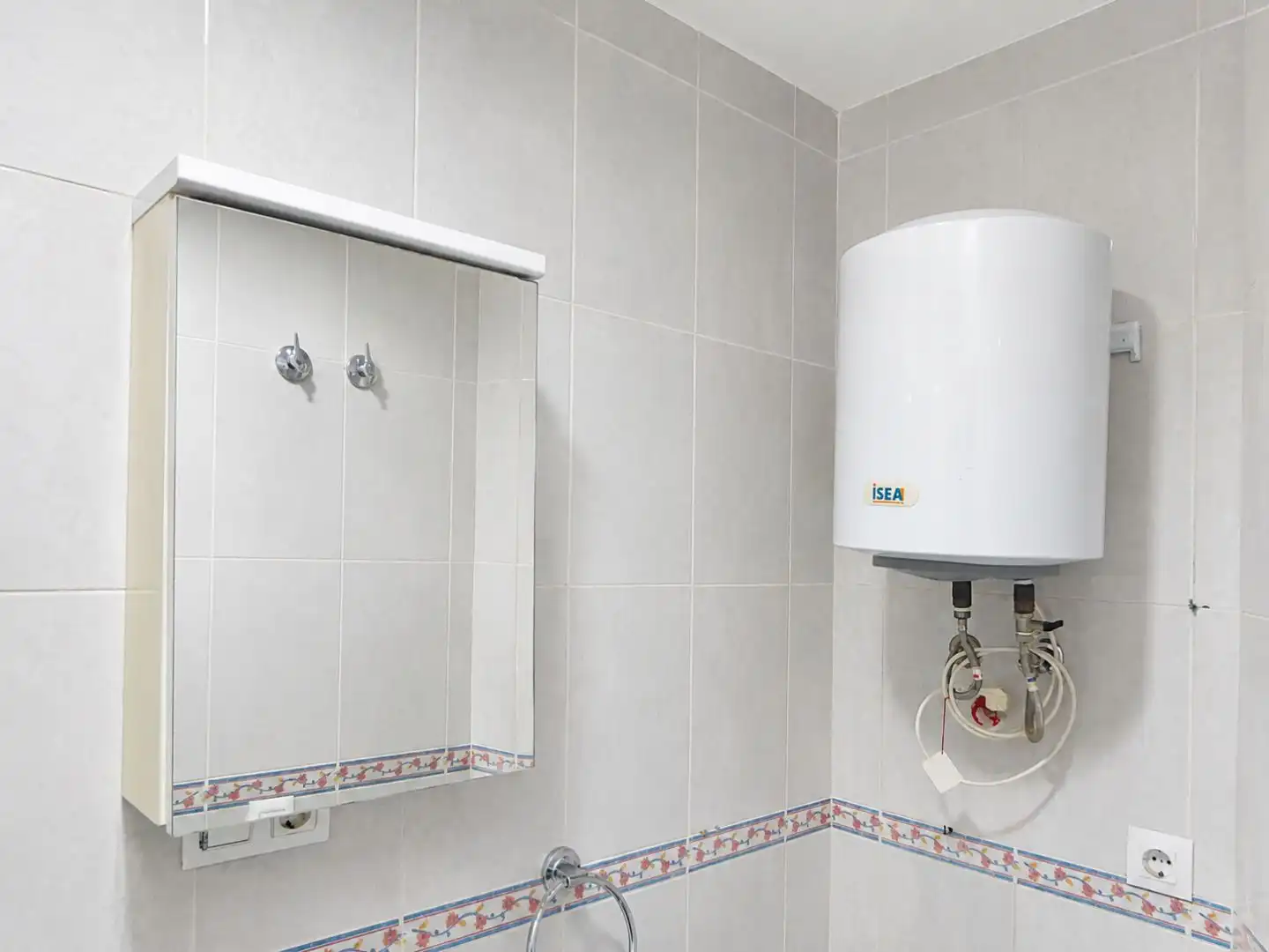 Bathroom of Commercial properties for rent in Cádiz