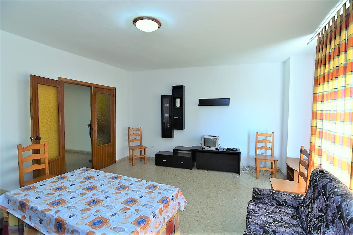 Habitación de Piso para compartir en Linares con Amueblado y Balcón