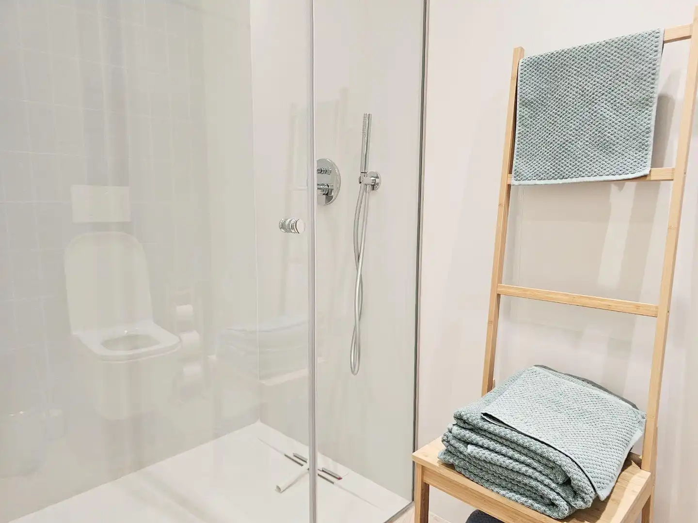 Badezimmer von Wohnungen zur Miete in Pedreguer mit Klimaanlage, Heizung und Privatgarten