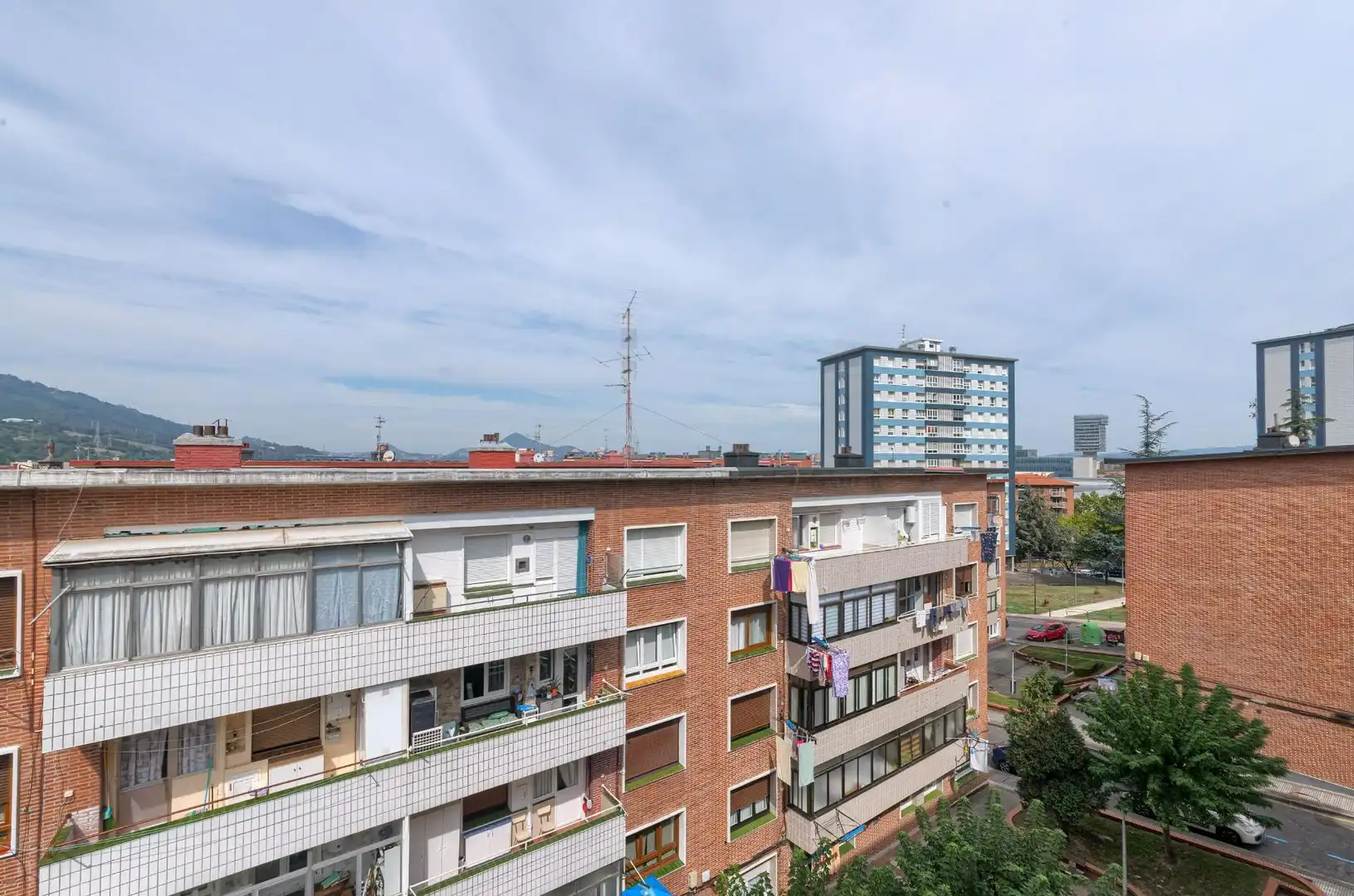 Vista exterior de Piso en venta en Barakaldo  con Calefacción, Jardín privado y Terraza