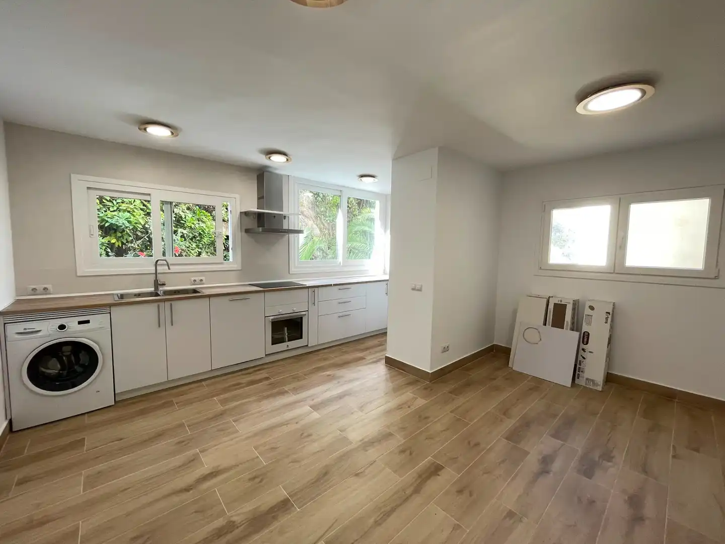 Kitchen of Flat for rent in Málaga  with Air Conditioner, Terrace and Balcony