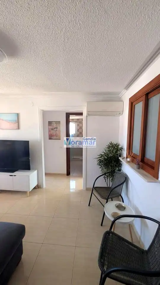 Habitación de Apartamento de alquiler en Gandia con Aire acondicionado y Amueblado