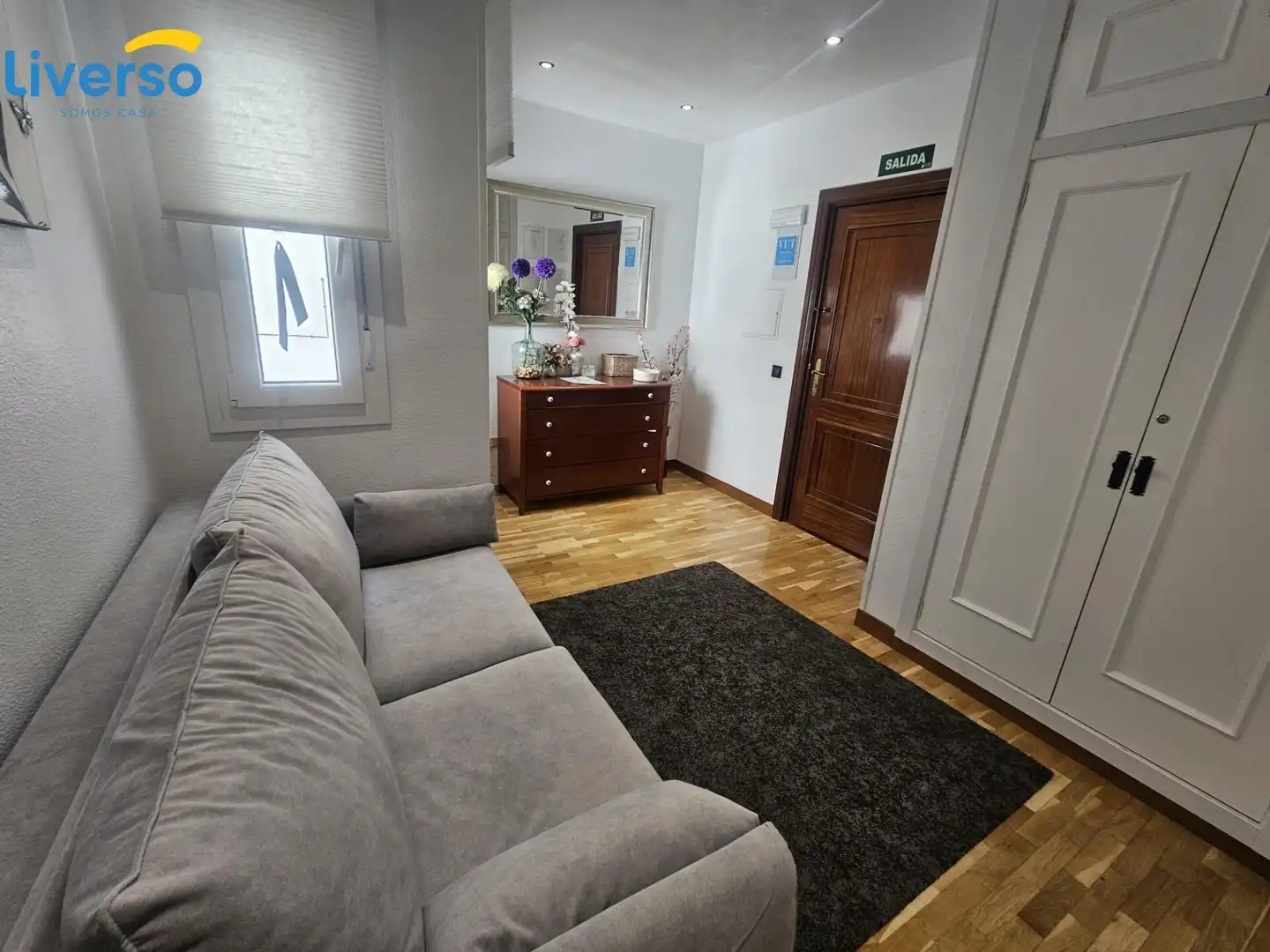 Sala d'estar de Pis de lloguer en Burgos amb Calefacció, Parquet i Moblat