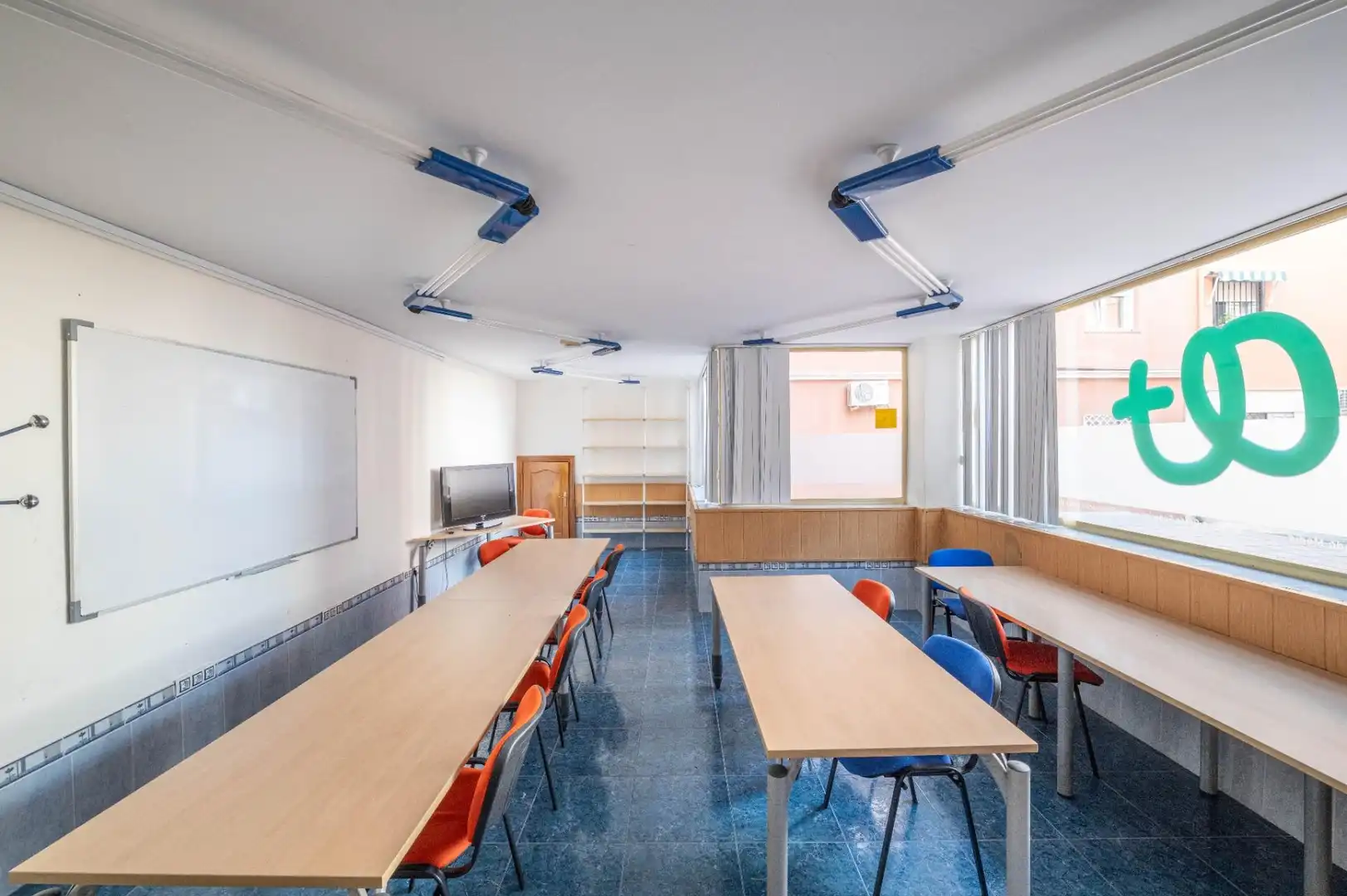 Commercial properties for sale in Las Gabias  with Air Conditioner, Heating and Furnished