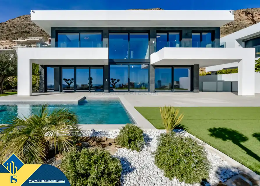 Casa con piscina en venta en Golf Bahía