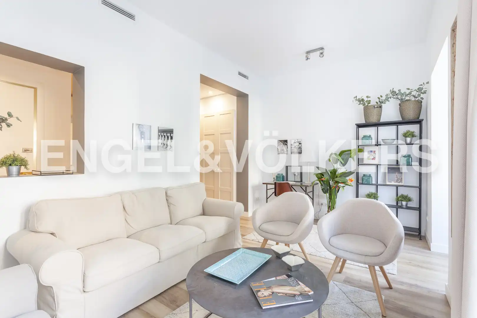 Living room of Flat for rent in Madrid  with Air Conditioner, Heating and Storage room
