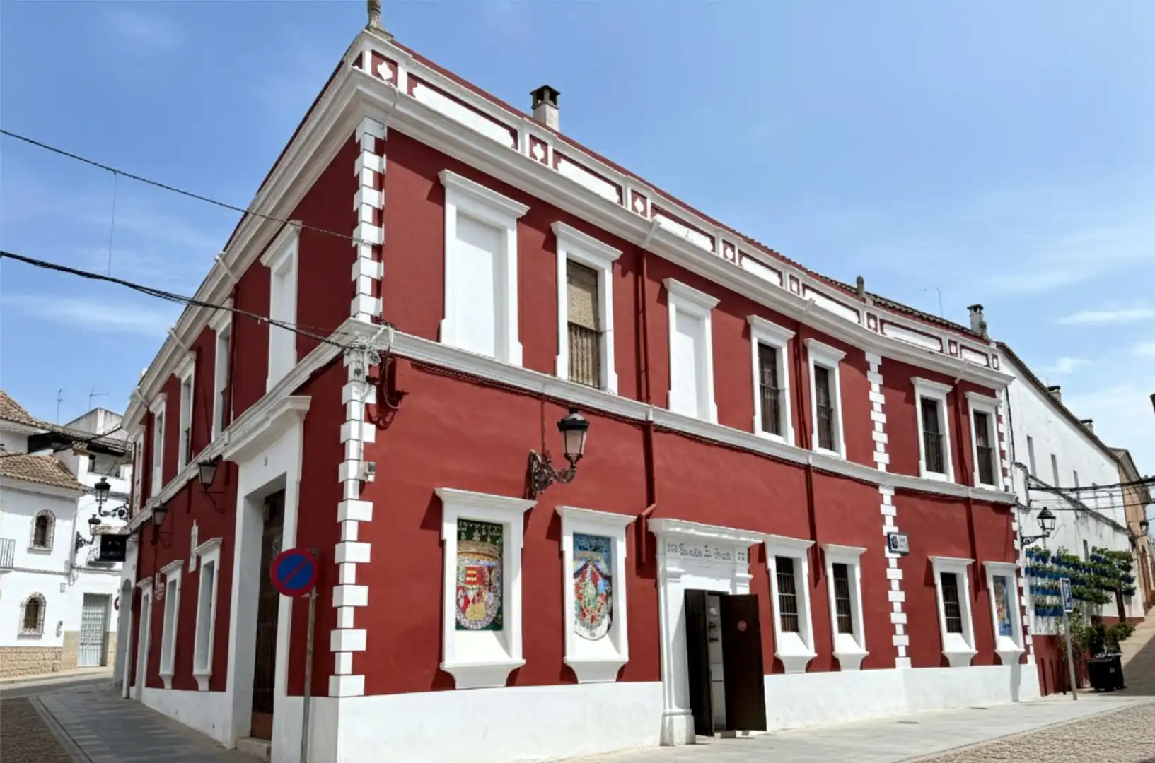Vista exterior de Casa o xalet en venda en Fernán-Núñez amb Aire condicionat, Calefacció i Terrassa