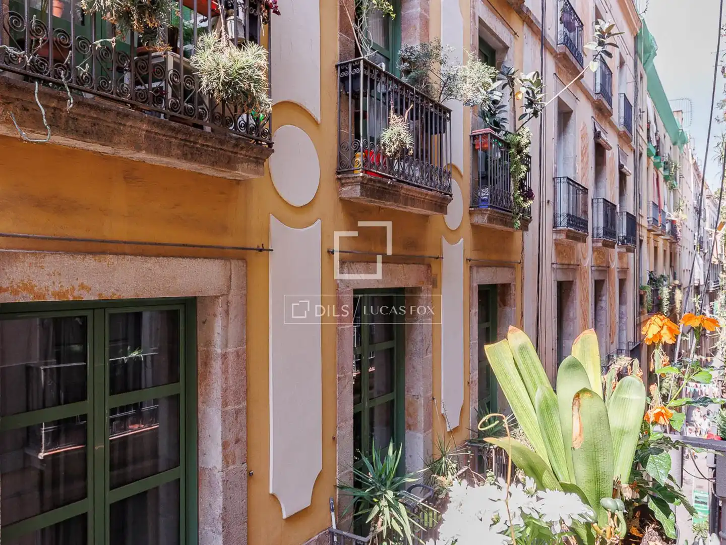 Vista exterior de Piso en venta en Barcelona con Aire acondicionado y Balcón