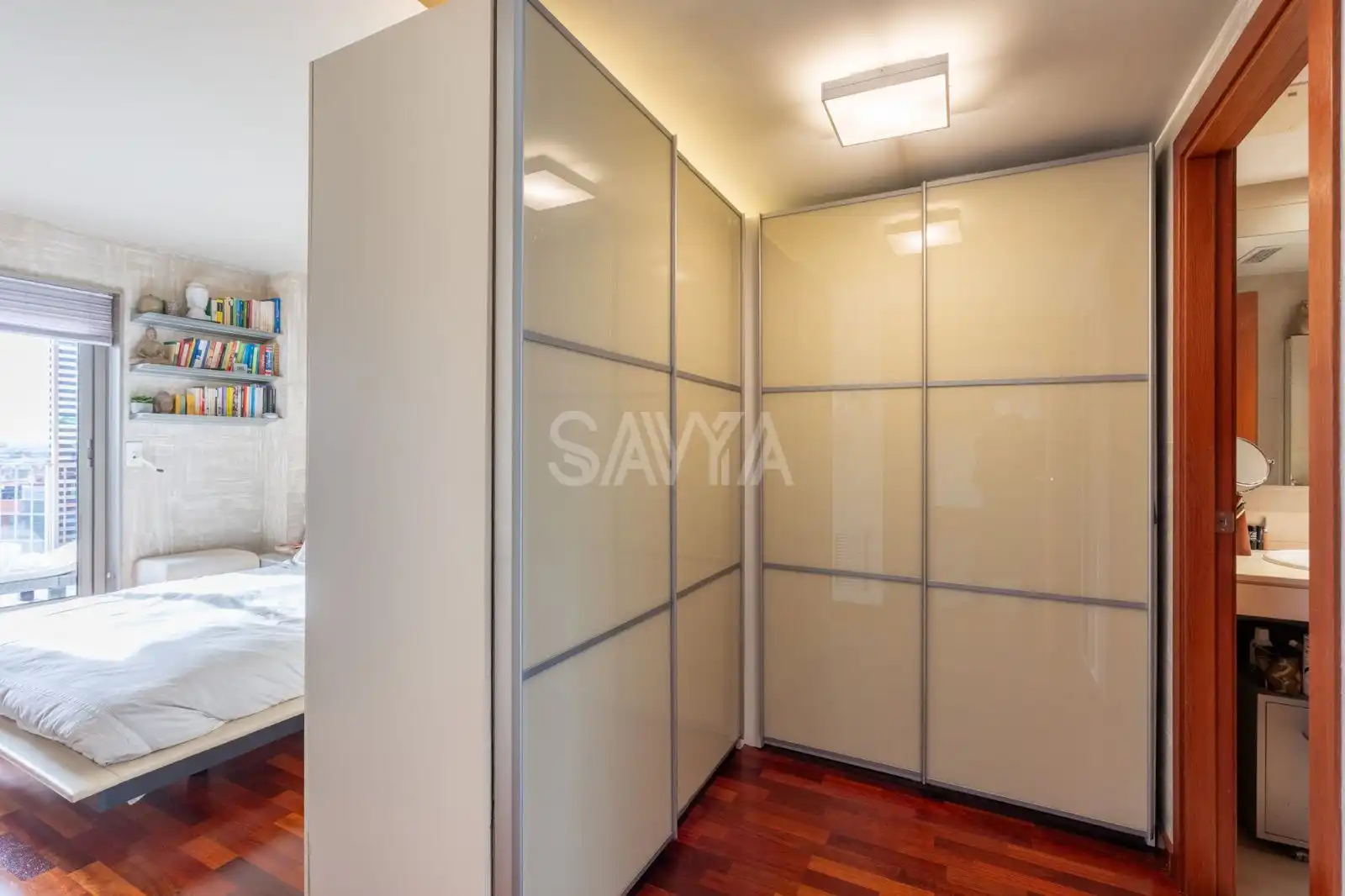 Habitación de Ático en venta en L'Hospitalet de Llobregat con Aire acondicionado, Calefacción y Parquet